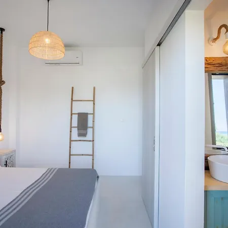 Olive White * Chaniotis