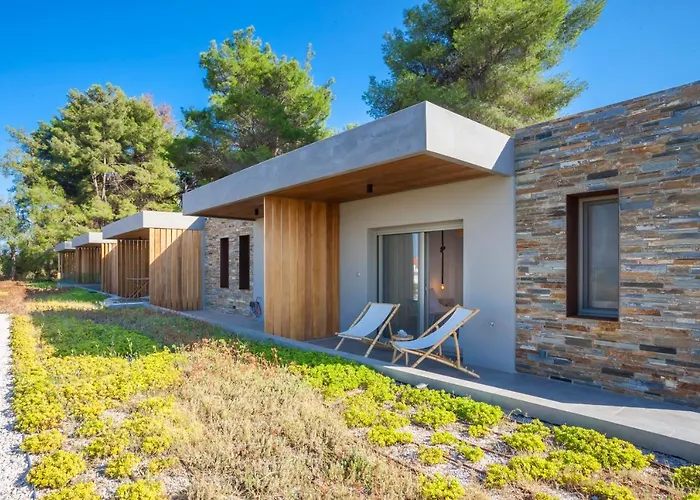 Villa Olive White *