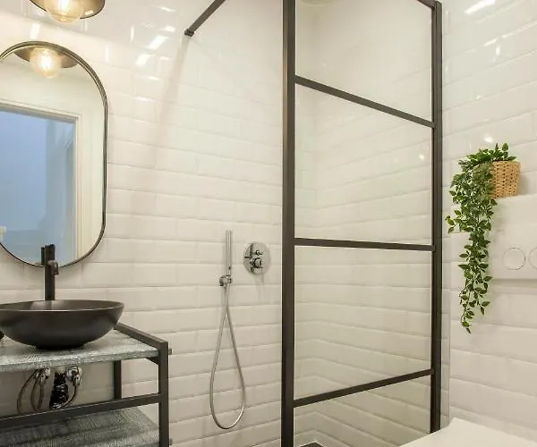 Olive White * Chaniotis